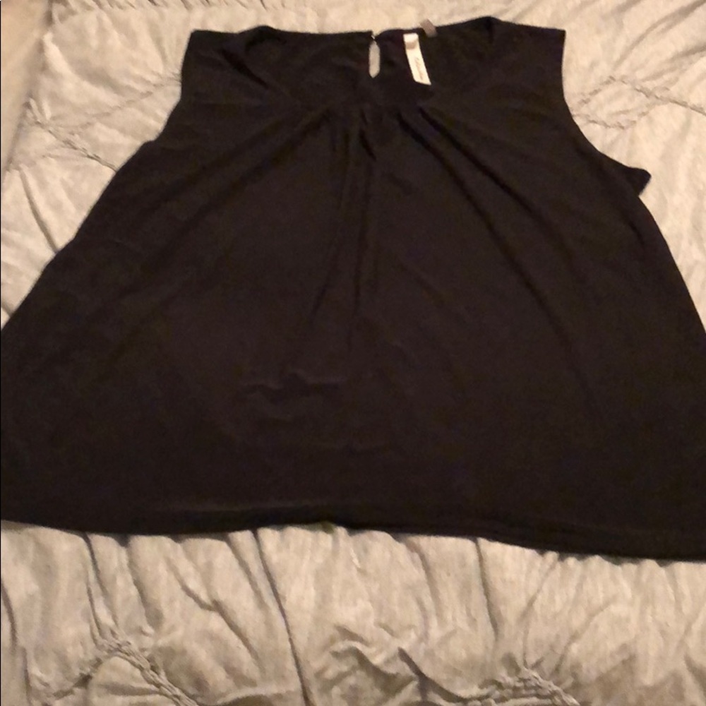 ☀️ Black Sleeveless Top